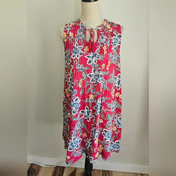 Floral Sleeveless Dress in Red - Picture 2 of 6